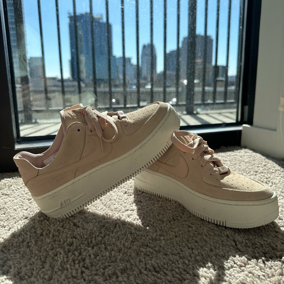 Women’s Nike Air Force One Sage Low Size 5 US - Picture 1 of 5